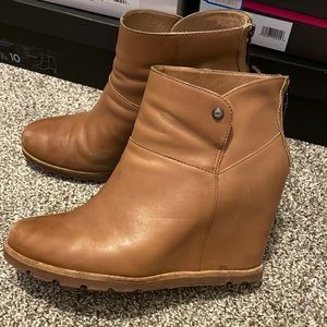 Ugg Leather Tan Booties Size 10